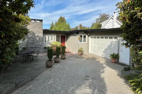 3533 Calder Avenue, North Vancouver
