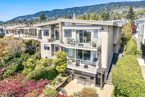 2343 Bellevue Avenue, West Vancouver For Sale - image 2