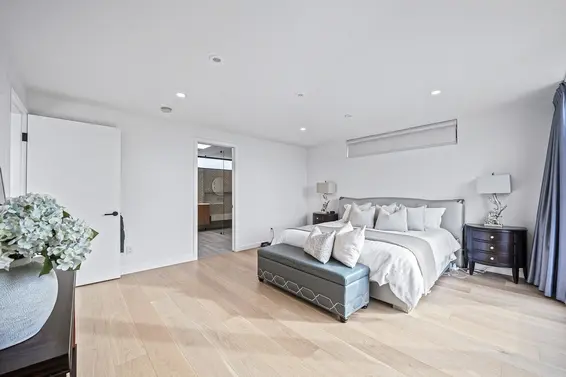 4275 Chelsea Crescent, North Vancouver For Sale - image 12