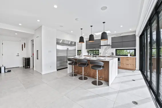 4275 Chelsea Crescent, North Vancouver For Sale - image 4