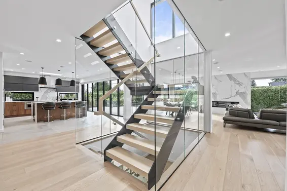 4275 Chelsea Crescent, North Vancouver For Sale - image 8