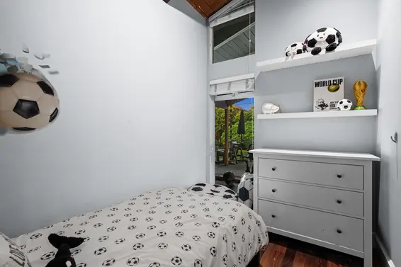 1208 Rosewood Crescent, North Vancouver For Sale - image 19