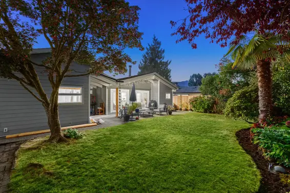 1208 Rosewood Crescent, North Vancouver For Sale - image 23