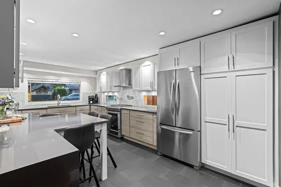 1208 Rosewood Crescent, North Vancouver For Sale - image 6