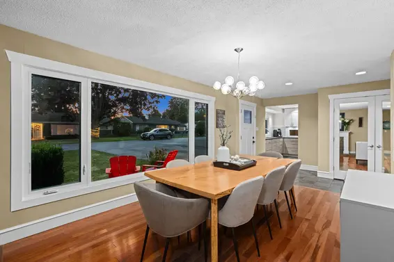 1208 Rosewood Crescent, North Vancouver For Sale - image 8
