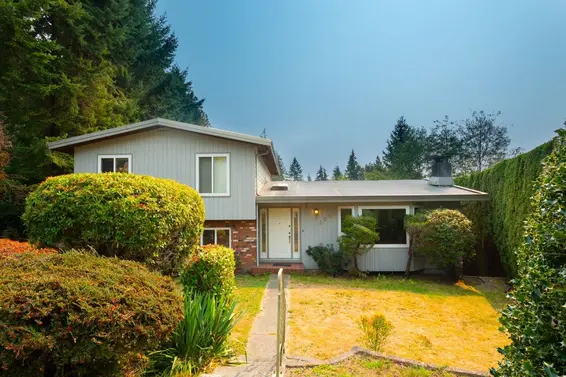 1285 Lucking Place, North Vancouver For Sale - image 2