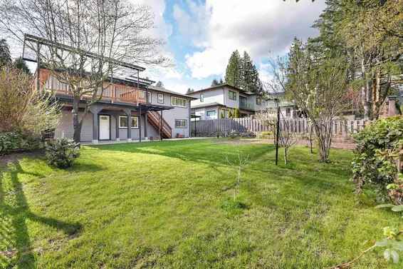 3044 Chaucer Avenue, North Vancouver For Sale - image 2