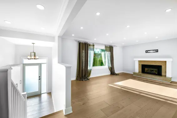 3044 Chaucer Avenue, North Vancouver For Sale - image 5