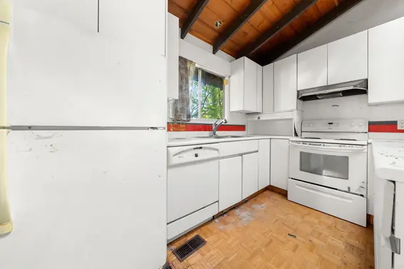 3745 Southridge Avenue, West Vancouver For Sale - image 12