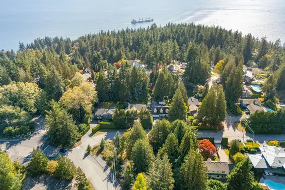3745 Southridge Avenue, West Vancouver For Sale - image 29