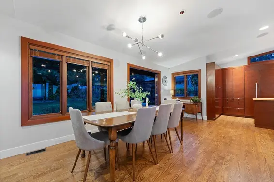 124 Carisbrooke Crescent, North Vancouver For Sale - image 18