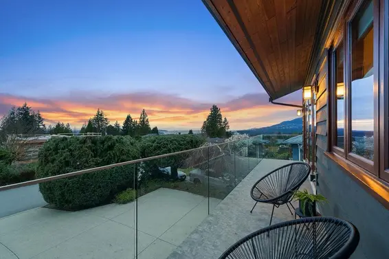 124 Carisbrooke Crescent, North Vancouver For Sale - image 21