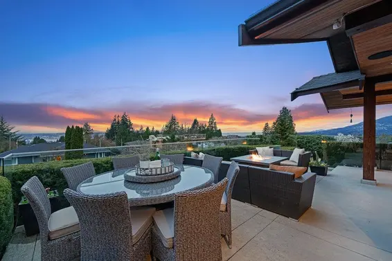 124 Carisbrooke Crescent, North Vancouver For Sale - image 7