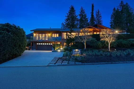 124 Carisbrooke Crescent, North Vancouver For Sale - image 9