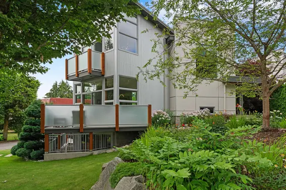 2005 Larson Road, North Vancouver