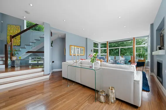 2005 Larson Road, North Vancouver For Sale - image 10