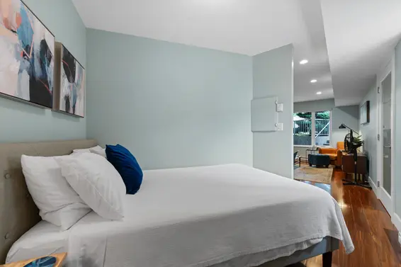 2005 Larson Road, North Vancouver For Sale - image 33