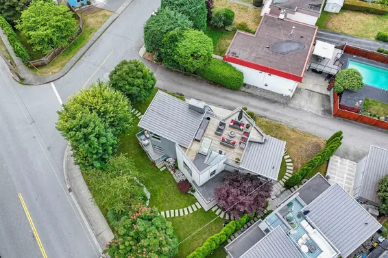 2005 Larson Road, North Vancouver For Sale - image 36