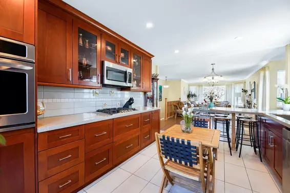 883 North Nairn Court, North Vancouver For Sale - image 12