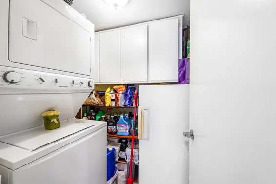 883 North Nairn Court, North Vancouver For Sale - image 26