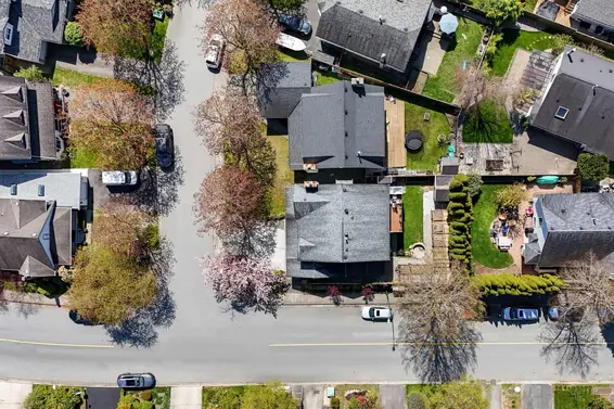 883 North Nairn Court, North Vancouver For Sale - image 3