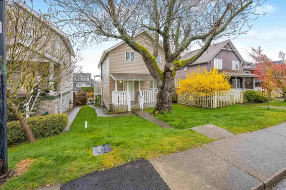 227 West 5th Street, North Vancouver