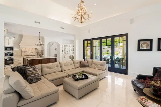 397 Southborough Drive, West Vancouver For Sale - image 9