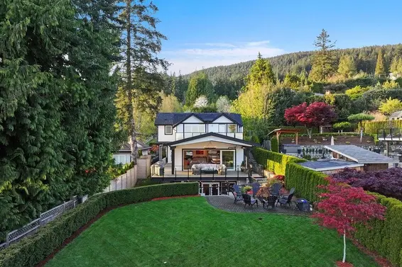 105 Monte Vista Court, North Vancouver For Sale - image 3