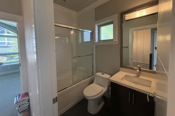 3 651 West 14th Street, North Vancouver For Sale - image 7