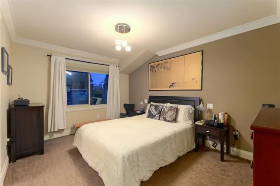 241 East 18 Street, North Vancouver For Sale - image 10