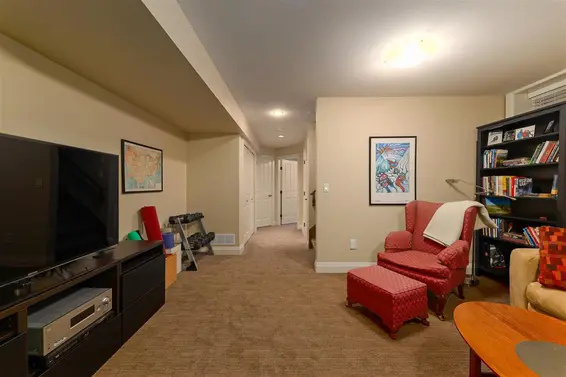 241 East 18 Street, North Vancouver For Sale - image 17
