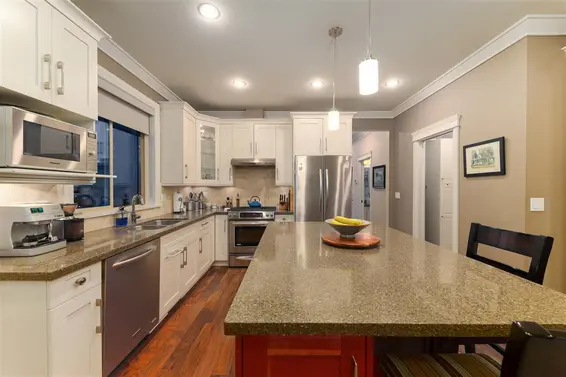 241 East 18 Street, North Vancouver For Sale - image 5