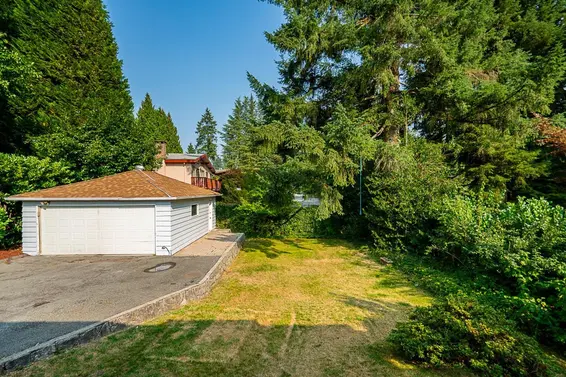 1302 Lennox Street, North Vancouver For Sale - image 10