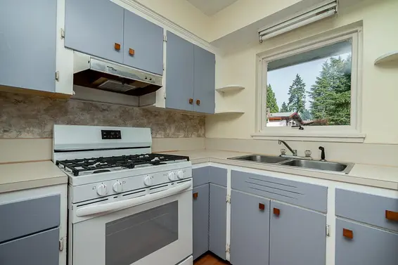 1302 Lennox Street, North Vancouver For Sale - image 17