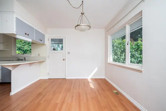 1302 Lennox Street, North Vancouver For Sale - image 19