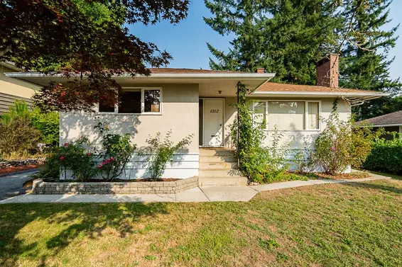 1302 Lennox Street, North Vancouver For Sale - image 2