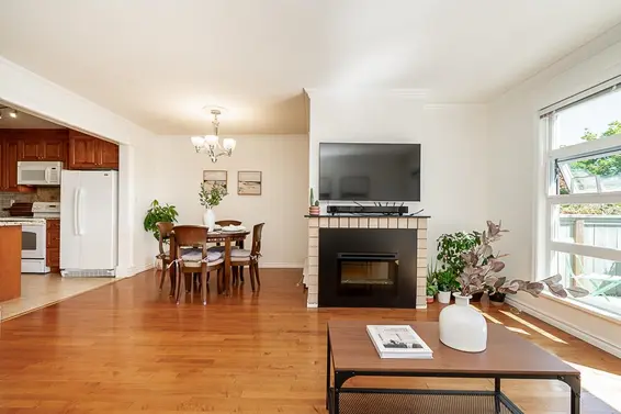 34 900 West 17th Street, North Vancouver For Sale - image 8