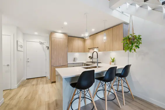 607 128 East 8th Street, North Vancouver For Sale - image 4