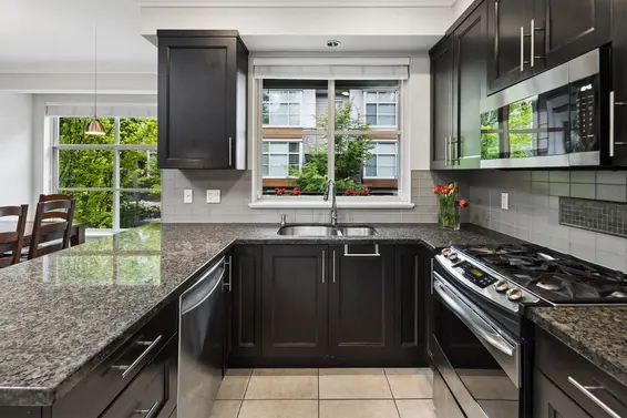 2 3025 Baird Road, North Vancouver For Sale - image 4