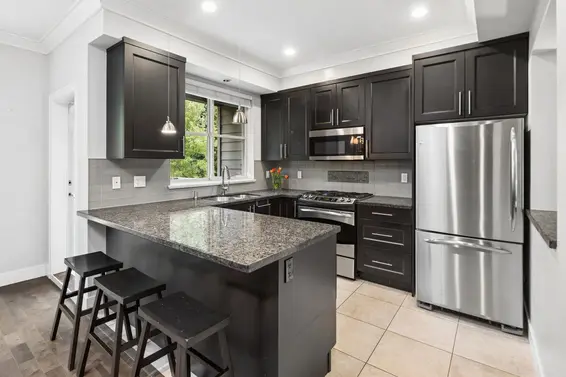 2 3025 Baird Road, North Vancouver For Sale - image 7