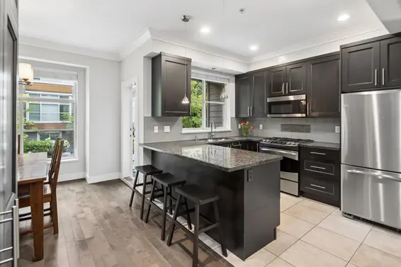 2 3025 Baird Road, North Vancouver For Sale - image 9