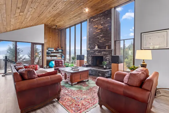 115 Isleview Place, Lions Bay For Sale - image 1