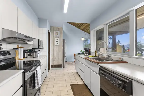 115 Isleview Place, Lions Bay For Sale - image 13