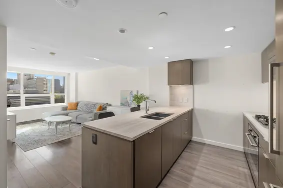 610 125 East 14th Street, North Vancouver For Sale - image 2