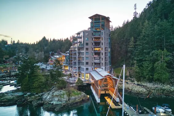 201 6707 Nelson Avenue, West Vancouver