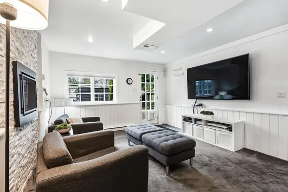 2103 West Keith Road, North Vancouver For Sale - image 30