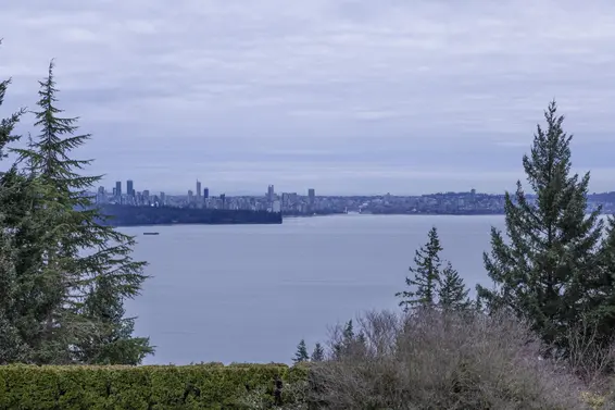 3722 Southridge Place, West Vancouver For Sale - image 2