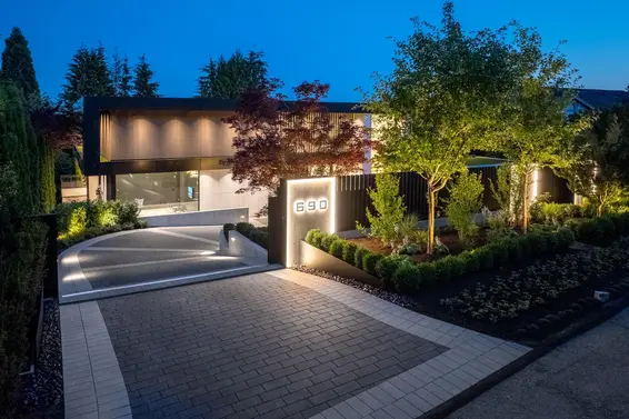 690 Knockmaroon Road, West Vancouver For Sale - image 3