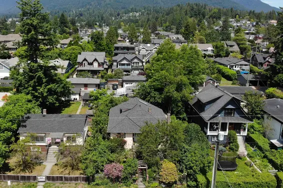 342 East 13th Street, North Vancouver For Sale - image 2