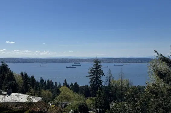 2690 Chelsea Court, West Vancouver